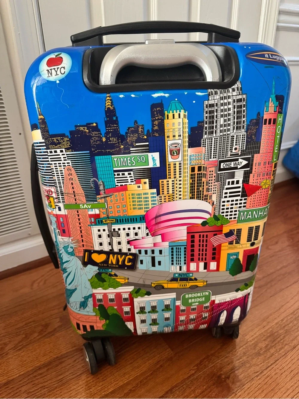 Kids it Luggage 22” NYC Hardside Spinner Suitcase
